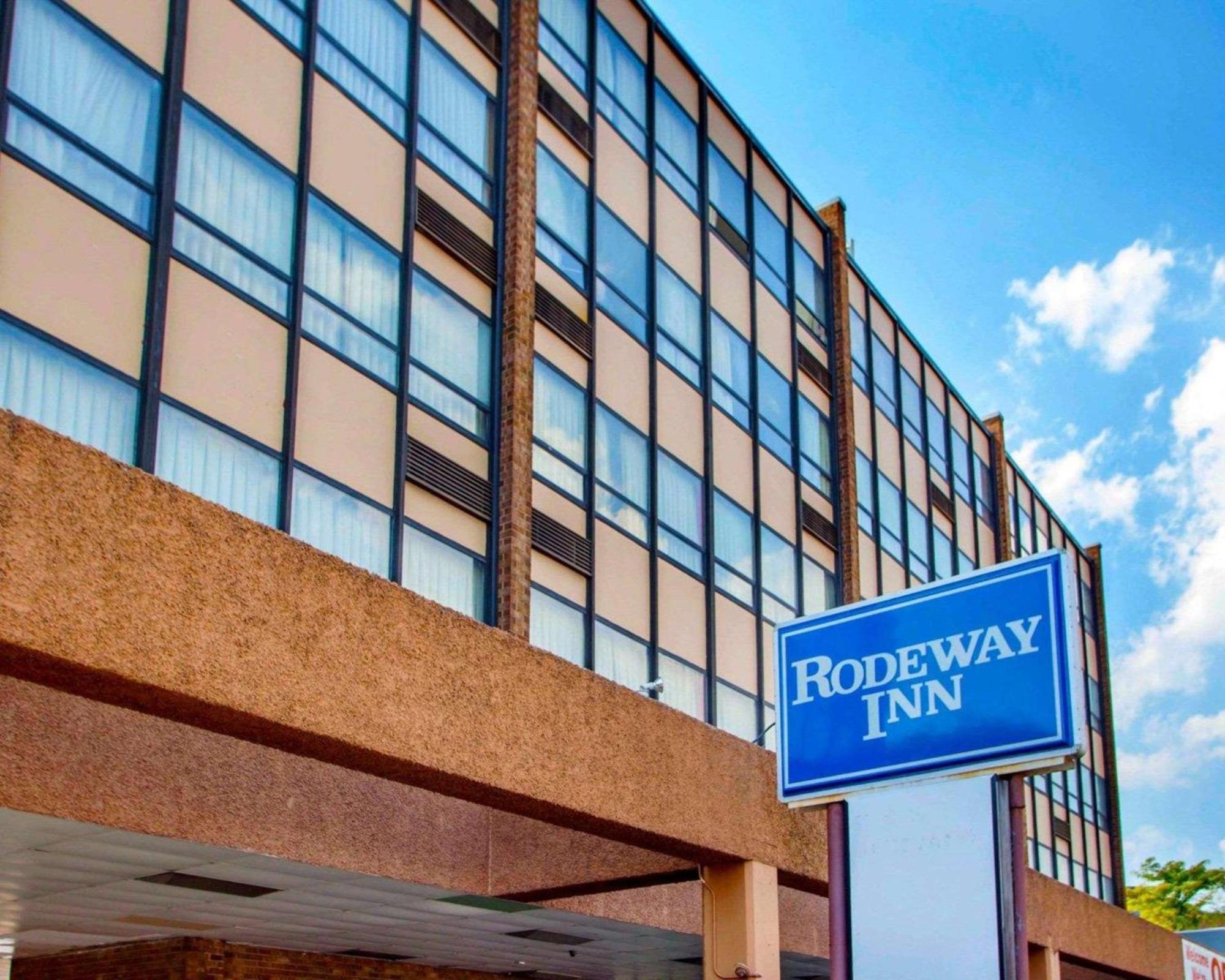 Where to Stay Near the 9/11 Memorial: 6 Airport Hotels Compared