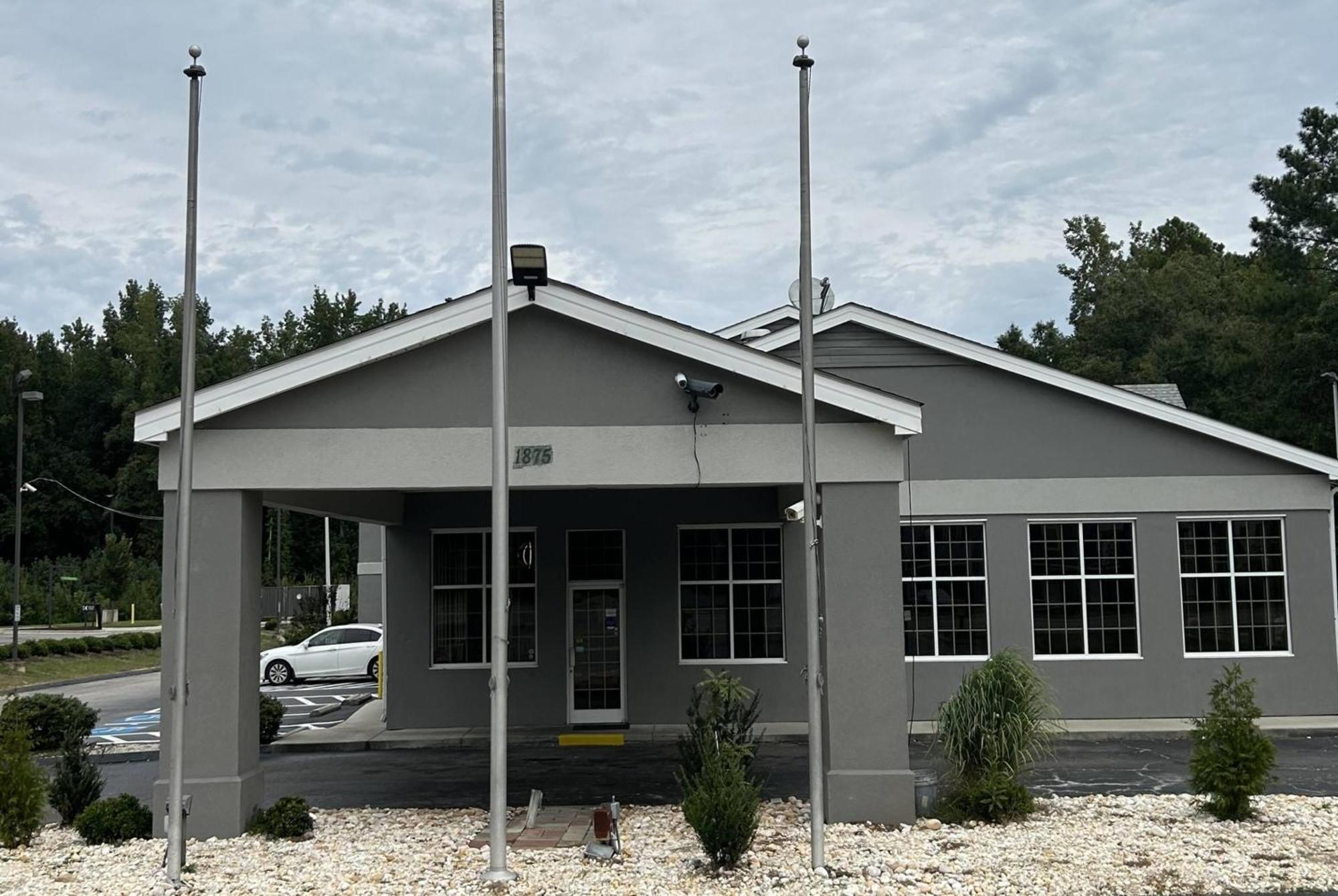 Where to Stay Near Veterans Park: 5 Budget Hotels in Fayetteville