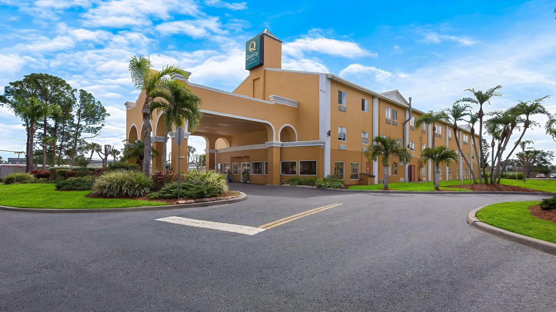 14 Smart Resort Hotels In South Florida Worth Booking